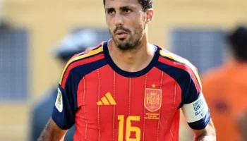 Le Barça fait une offre améliorée de 51 millions de livres pour Rodri