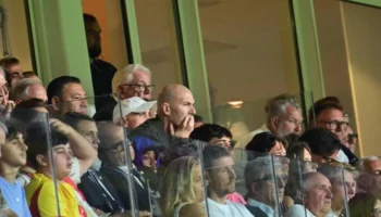 Zinédine Zidane assiste au Trophée des champions à Bollaert