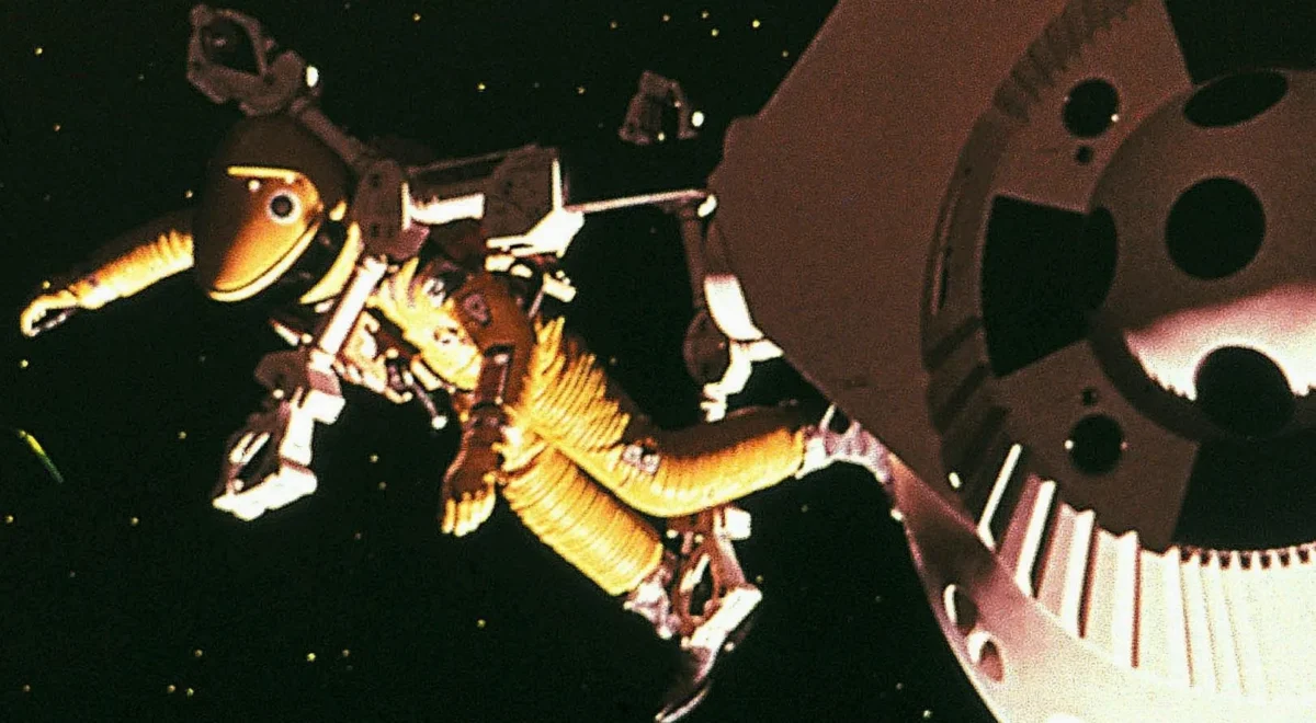 1619.jpg A film odyssey with a built-in interval | Brief letters