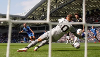 Brighton inflige une défaite sévère à Aston Villa, Gomes expulsé aggrave la situation d&rsquo;Emery
