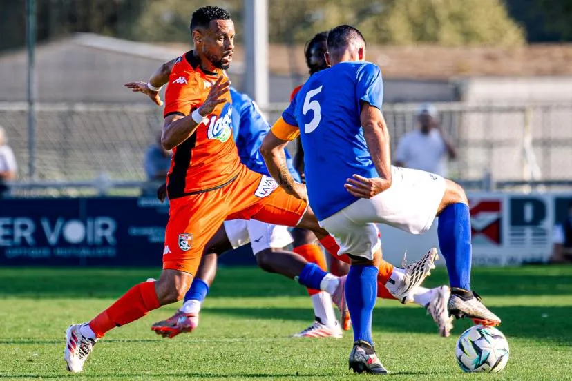 21e79.jpg De retour à Laval 18 ans après son départ, Francis Coquelin reste ambitieux pour son dernier tango : « Ce n'est pas parce que c'est mon dernier club que je viens en détente »