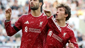 Liverpool égalise grâce à un penalty de Szoboszlai face à Newcastle