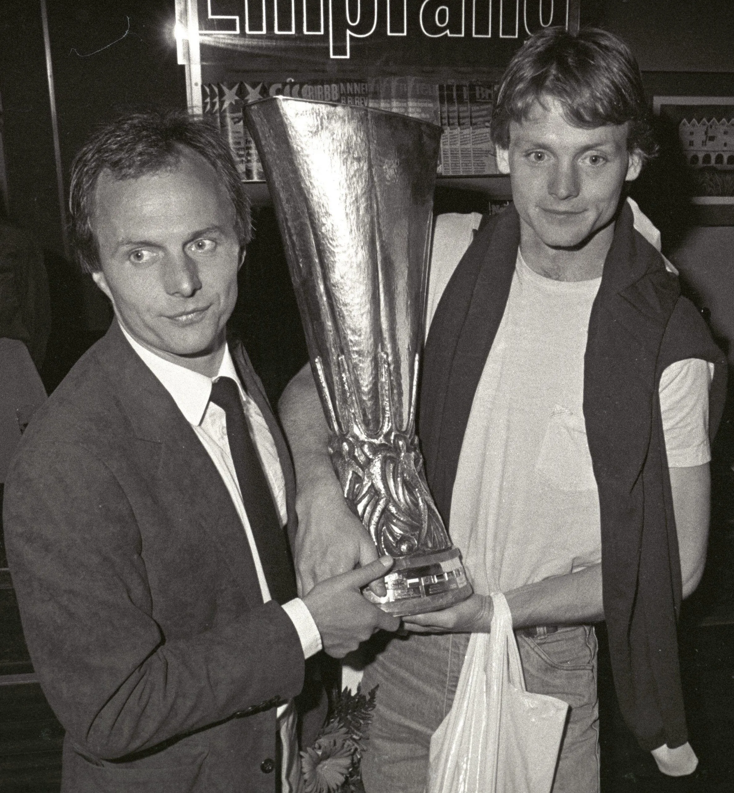 IFK Gothenburg head coach Sven-Göran Eriksson and captain Torbjörn Nilsson show off the Uefa Cup after a stunning triumph.