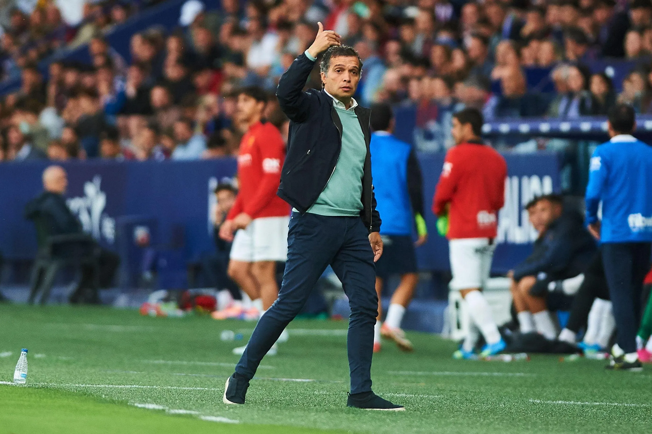 Luís Castro gestures on the sidelines