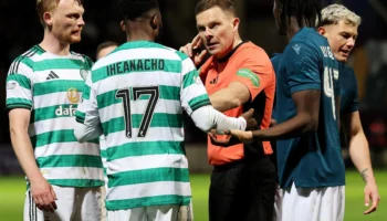 La Scottish FA critique McInnes et les médias après la protection policière d&rsquo;un arbitre