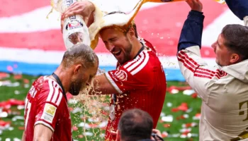 Bundesliga : Kane brille avec un triplé, Lewandowski quitte le Barça
