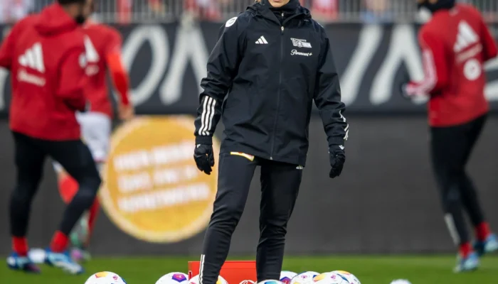 Marie-Louise Eta devient entraîneuse et ouvre la voie aux femmes dans le football