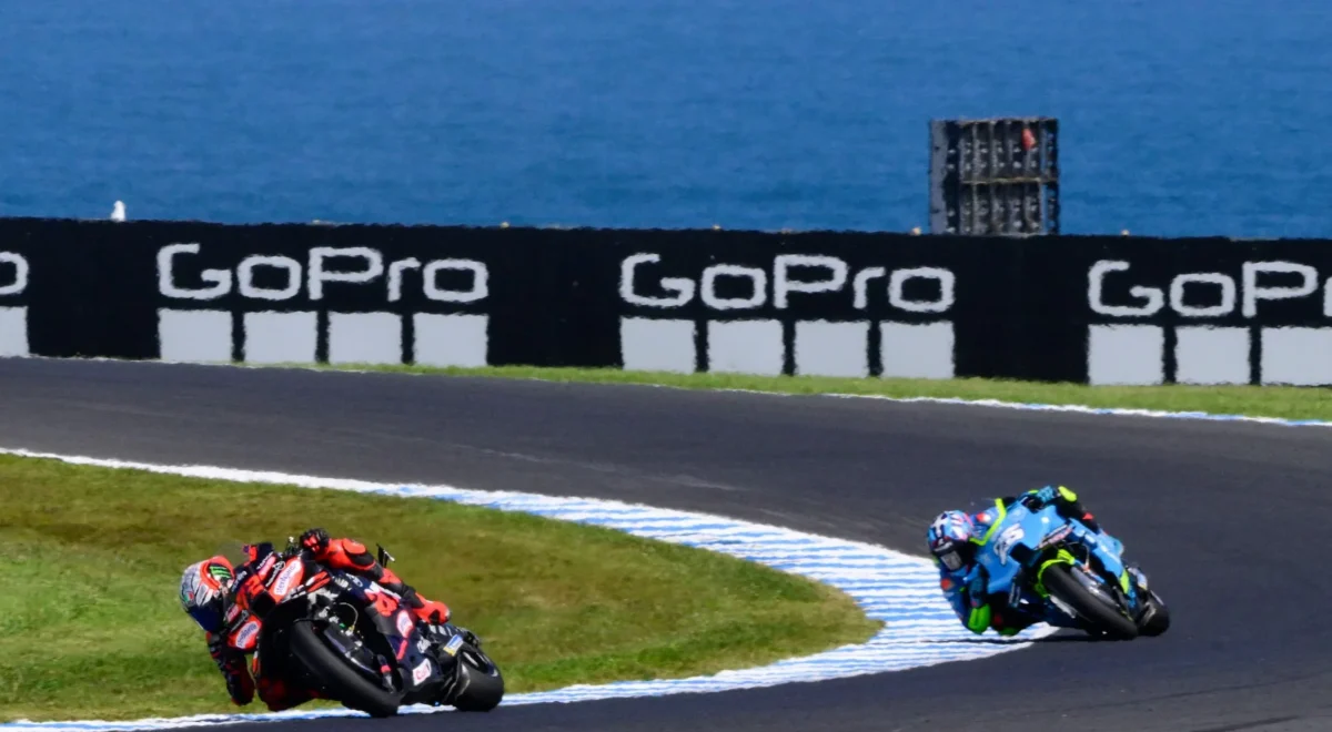2888.jpg Marco Bezzecchi recovers from hitting seagull to win Australian MotoGP sprint race