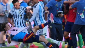 Leandro Paredes suspendu 10 matchs après une bagarre en finale de la Coupe du Monde