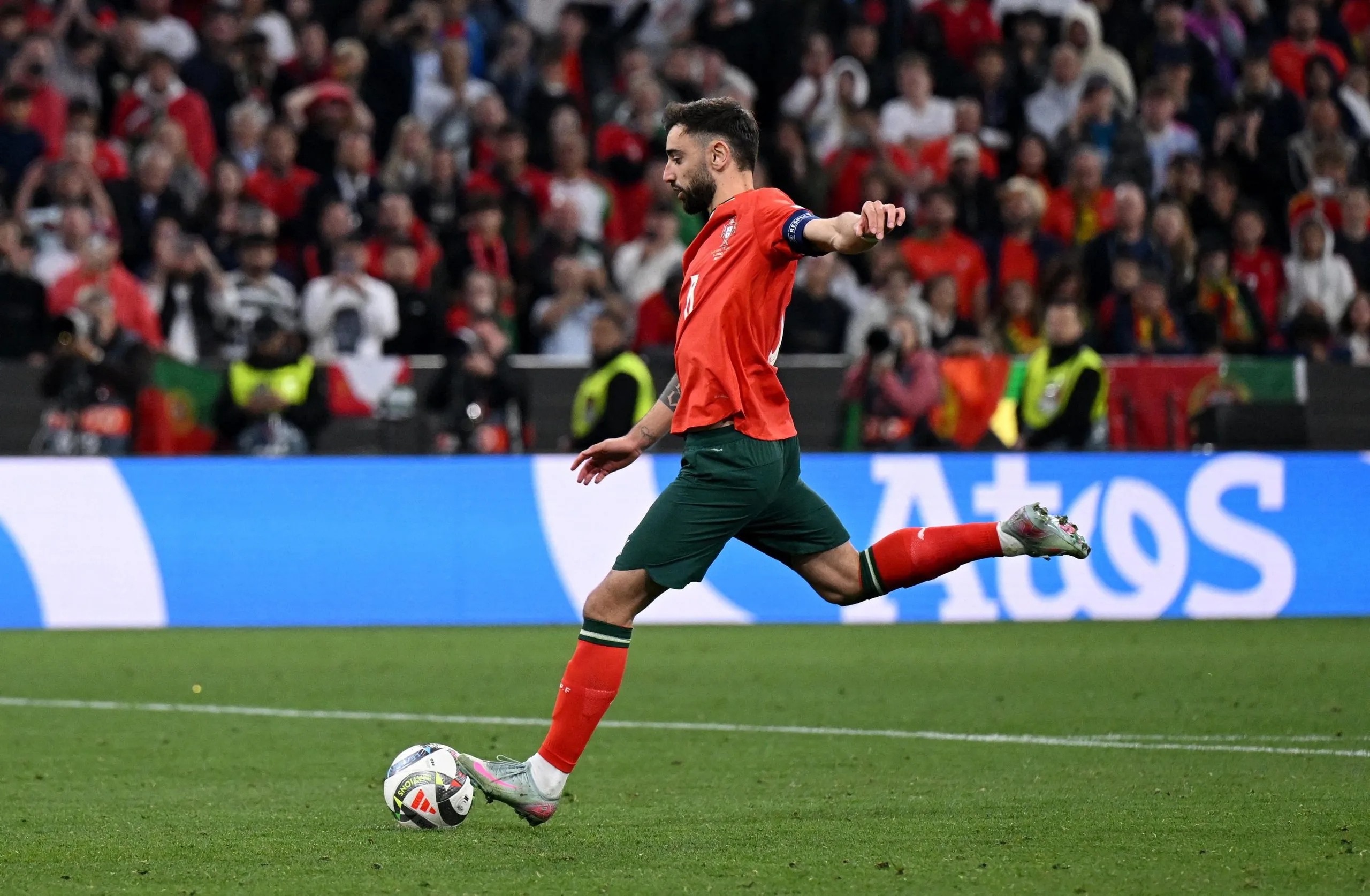 Portugal's Bruno Fernandes scores.