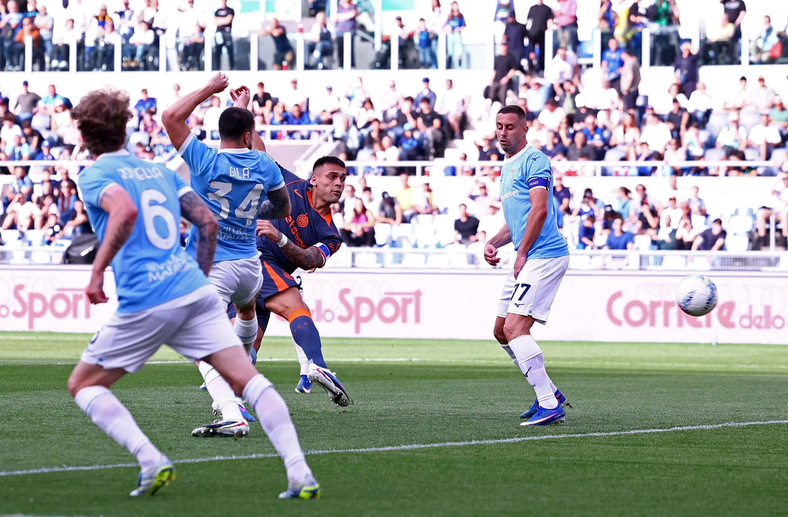 Lautaro Martínez gives Inter the lead against Lazio.