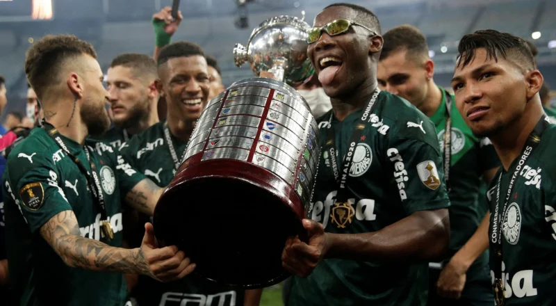 Palmeiras remporte la Copa Libertadores grâce à un but en fin de match contre Santos