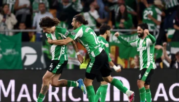 Bellerín égalise pour le Betis face au Real, défaite d&rsquo;Union à Leipzig