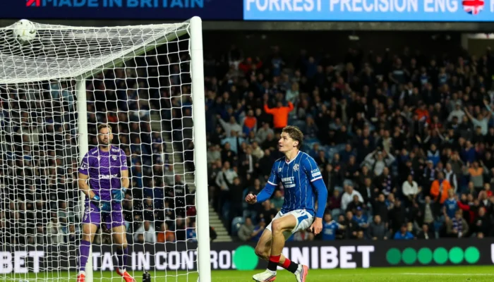 Les Rangers s&rsquo;imposent, Brighton accroché lors des playoffs européens