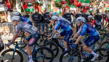 Des équipes de cyclisme envisagent un boycott après les violences à la Vuelta