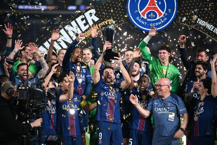 386c5.jpg Le Trophée des champions en France l'été prochain ?