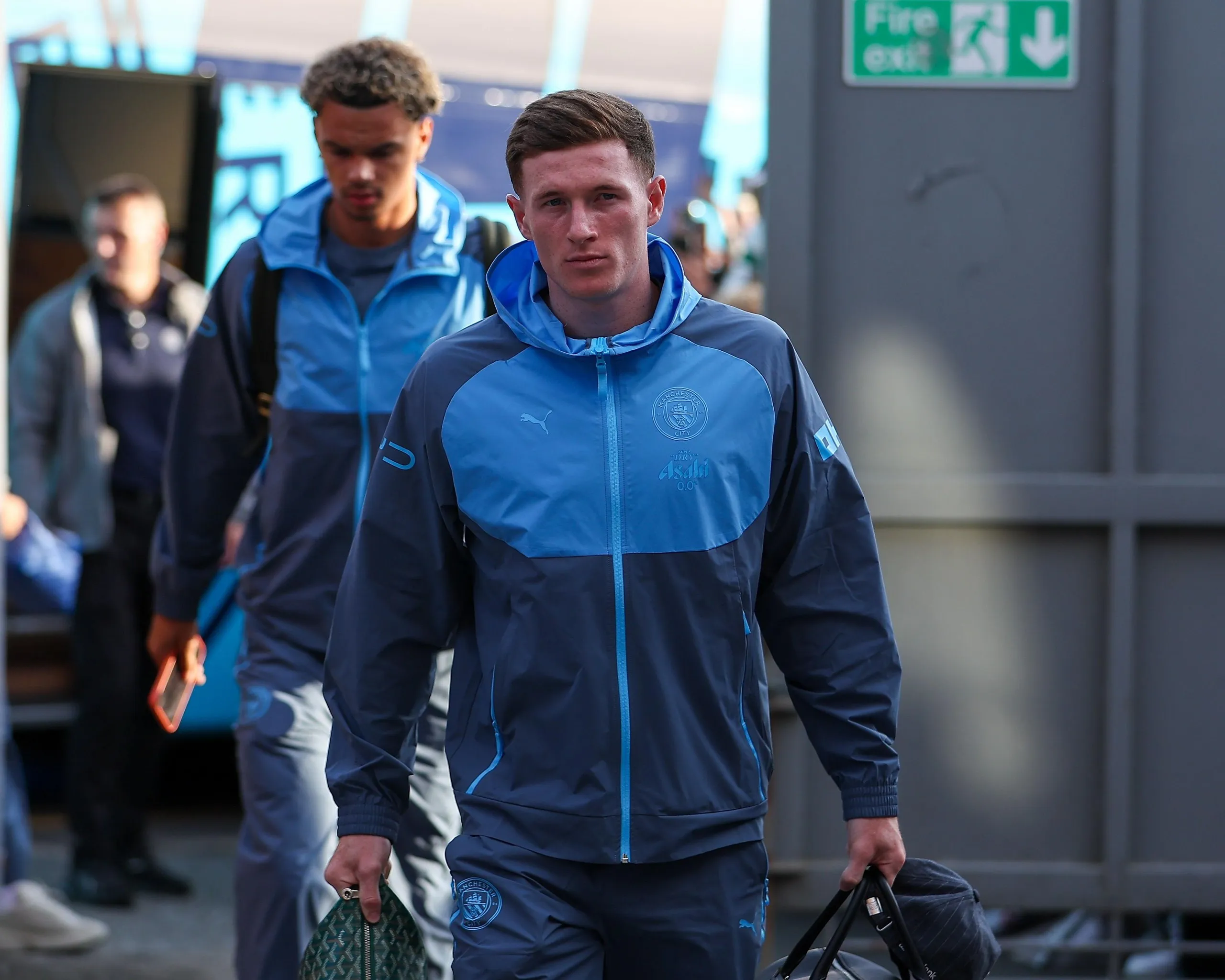 Elliot Anderson is all business as he arrives at Selhurst Park.