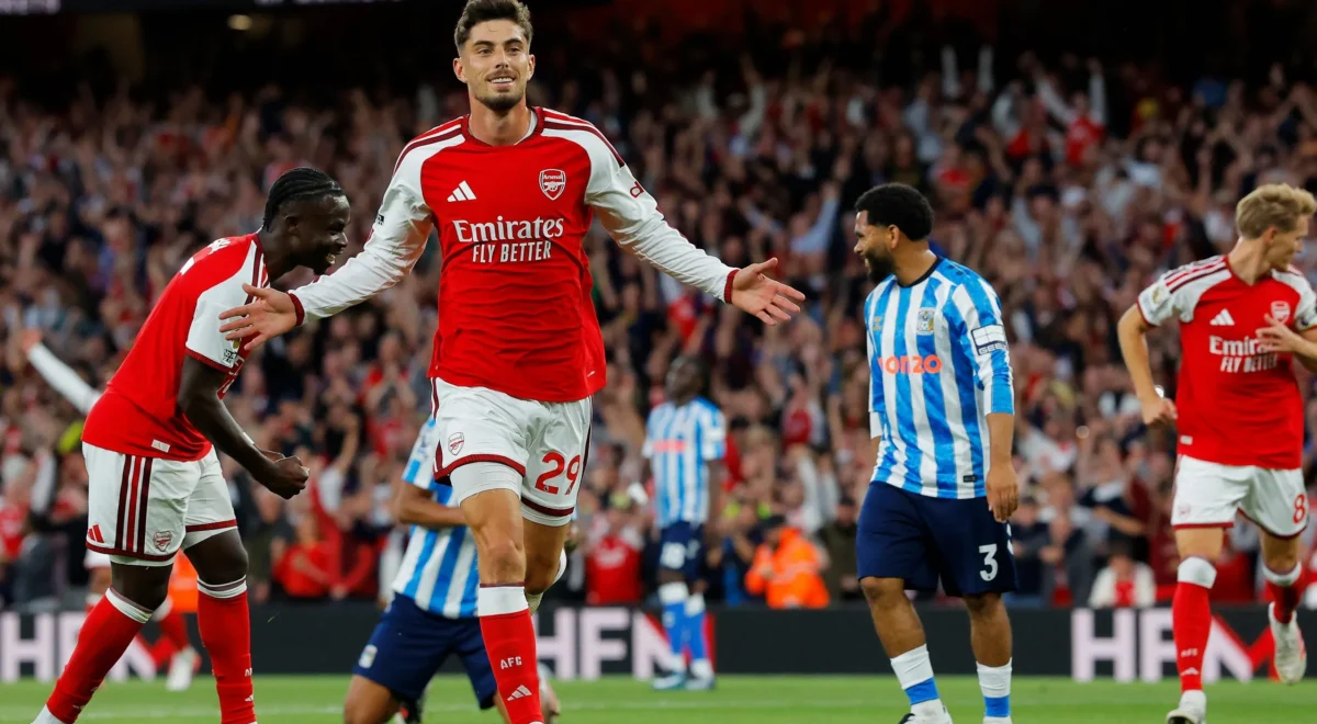4077.jpg Arsenal sweep Coventry aside to start Premier League title defence in style
