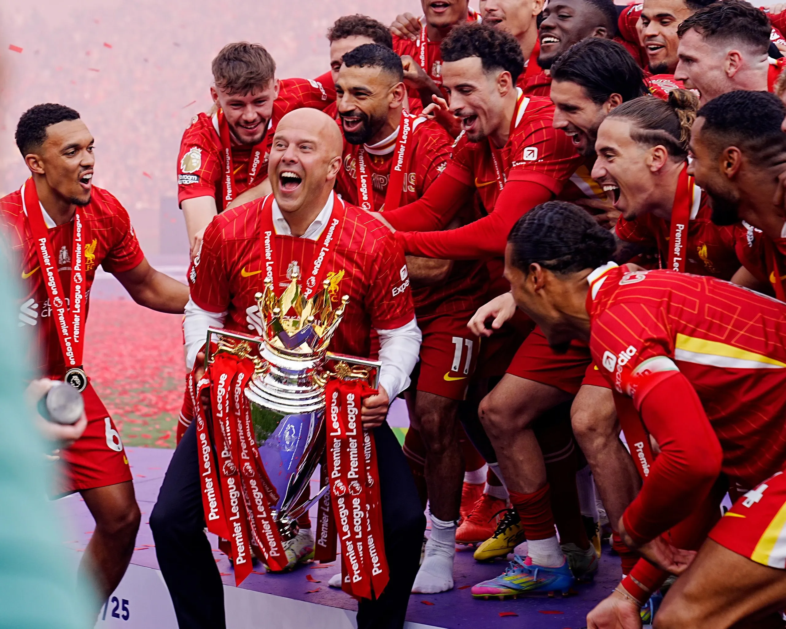 Arne Slot lifts the Premier League trophy