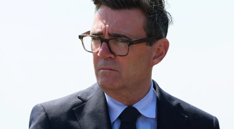 Andy Burnham exprime sa confiance croissante dans l&rsquo;exclusion des meurtriers de PC Harper du programme de libération anticipée