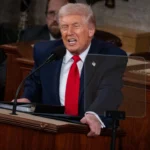 Un ancien opérateur de téléprompteur de la Maison Blanche condamné à 172 000 $ pour paris liés aux discours de Trump