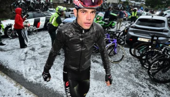 La Vuelta a España : la troisième étape annulée en raison d&rsquo;une tempête de grêle