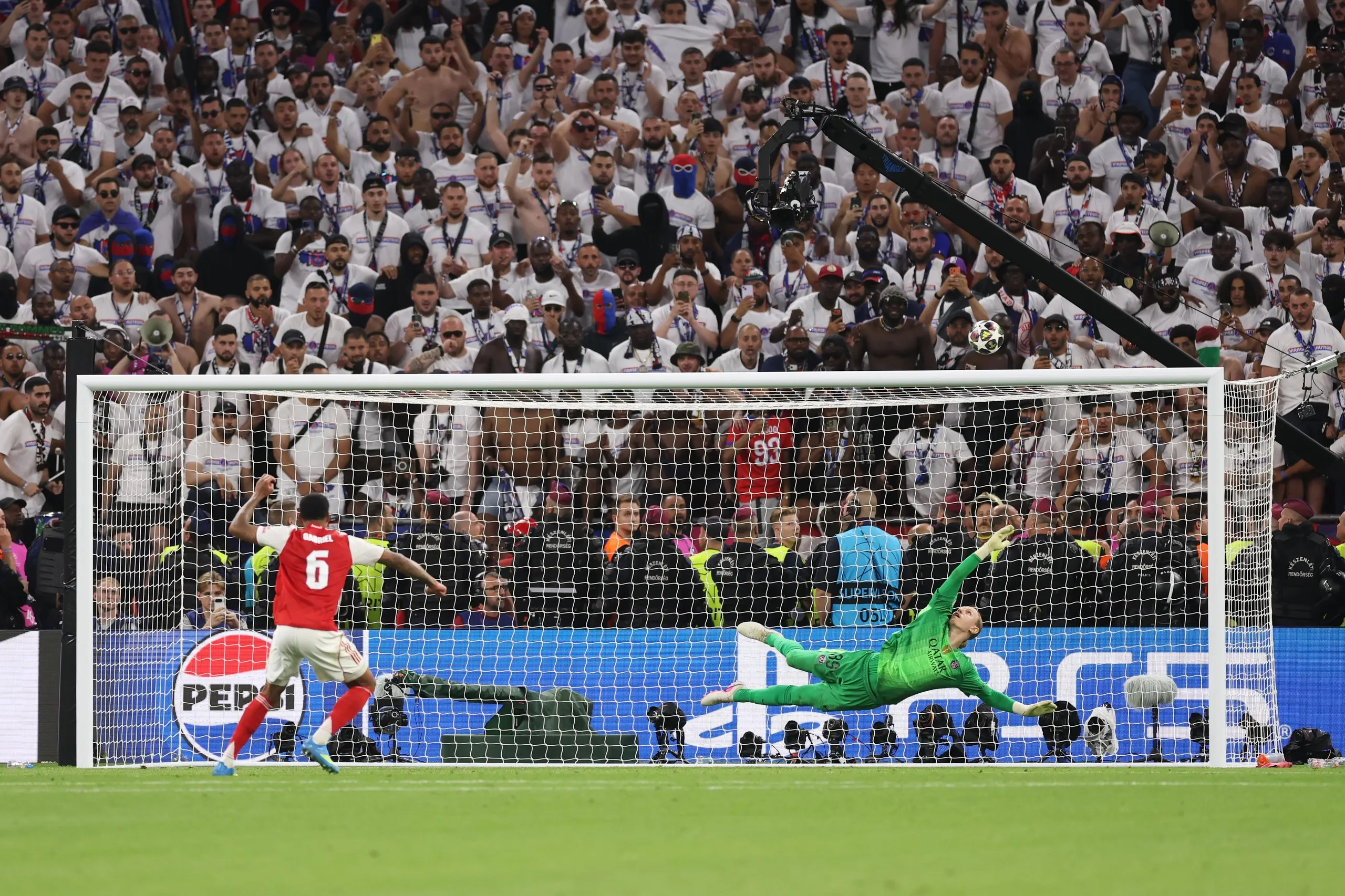 Gabriel of Arsenal misses the team’s fifth penalty in the penalty shoot-out.