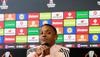 Ezri Konsa se réjouit de l&rsquo;approbation royale au sein d&rsquo;Aston Villa