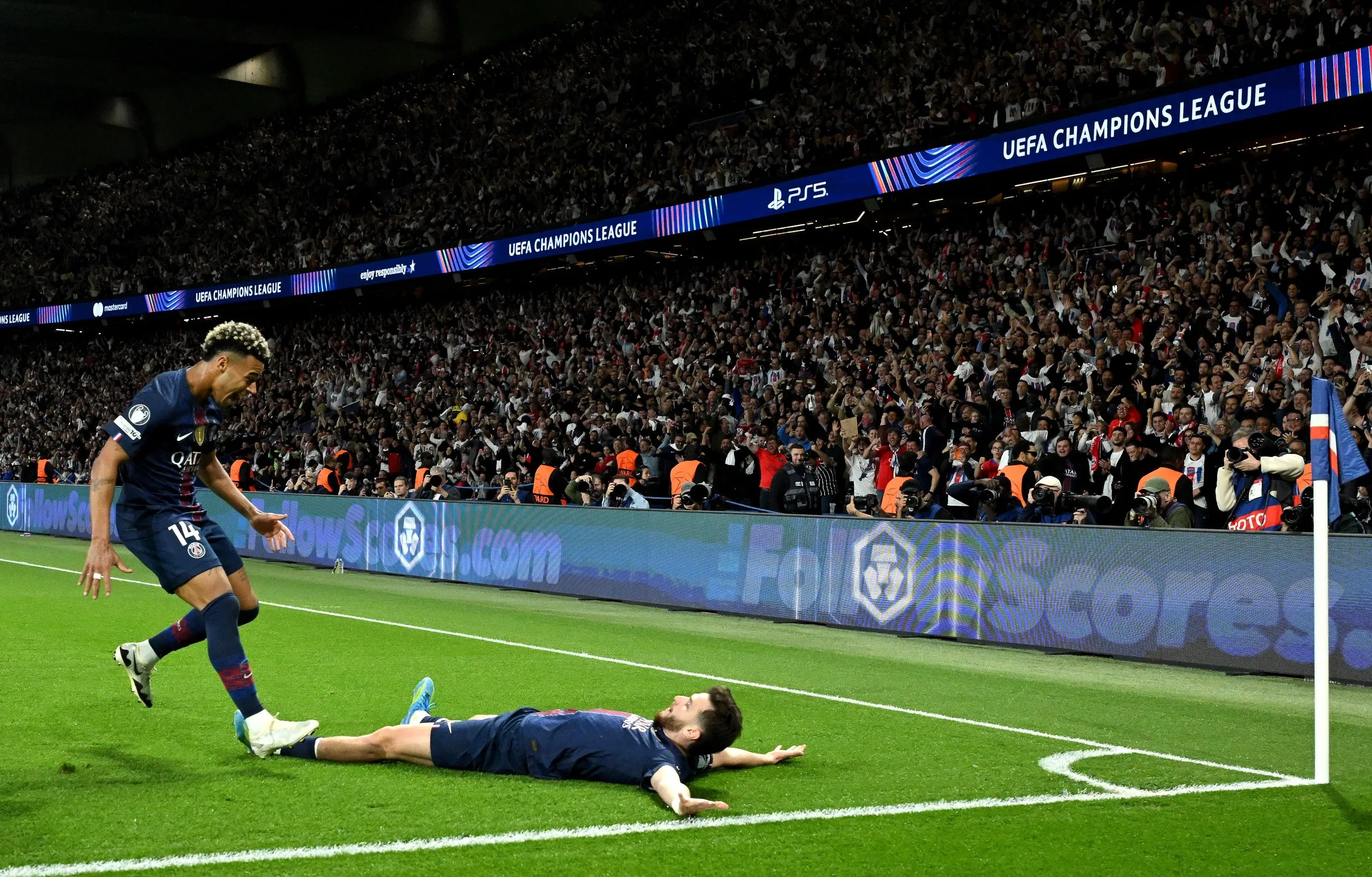 Désiré Doué and Khvicha Kvaratskhelia celebrate
