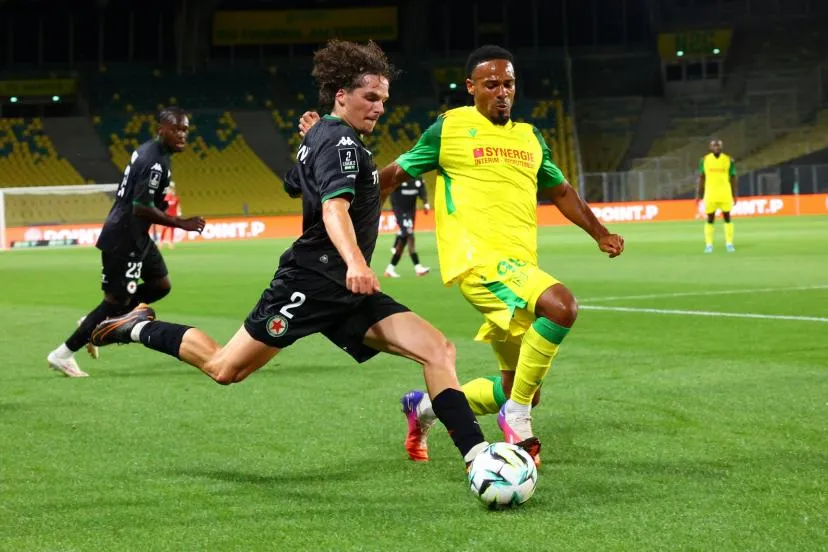 49eea.jpg Logiquement battu par le Red Star dans un stade vide, Nantes rate ses retrouvailles avec la Ligue 2