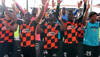 Lorient grimpe au classement de la Ligue 1 mais perd son entraîneur