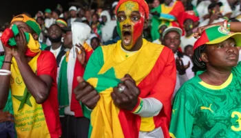 Le retrait du titre de l&rsquo;Afcon 2025 au Sénégal suscite des réactions en Afrique