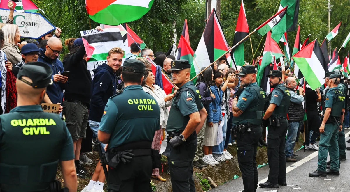 5009.jpg Vuelta a España: Egan Bernal wins stage 16 curtailed by pro-Palestinian protesters