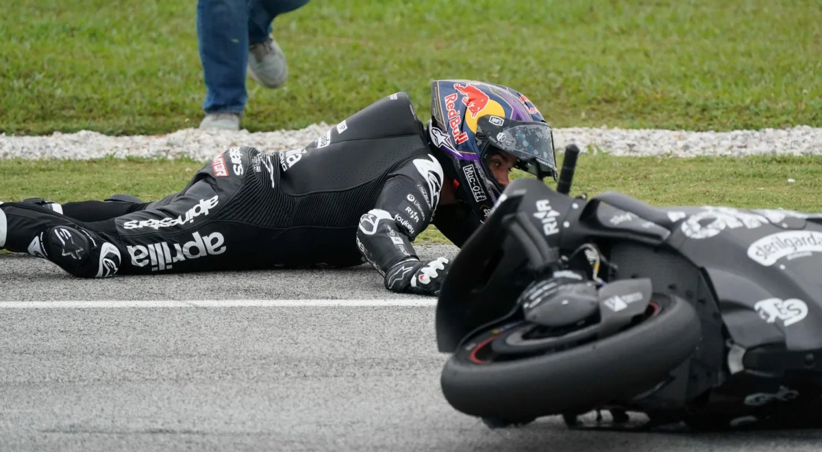 5214.jpg Jorge Martín suffers fractures in test crash to jeopardise MotoGP title defence