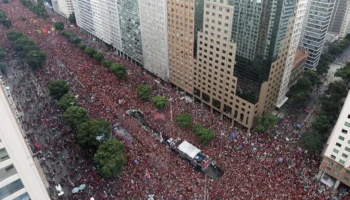 Flamengo remporte la Copa Libertadores et le championnat brésilien malgré des tensions à Rio