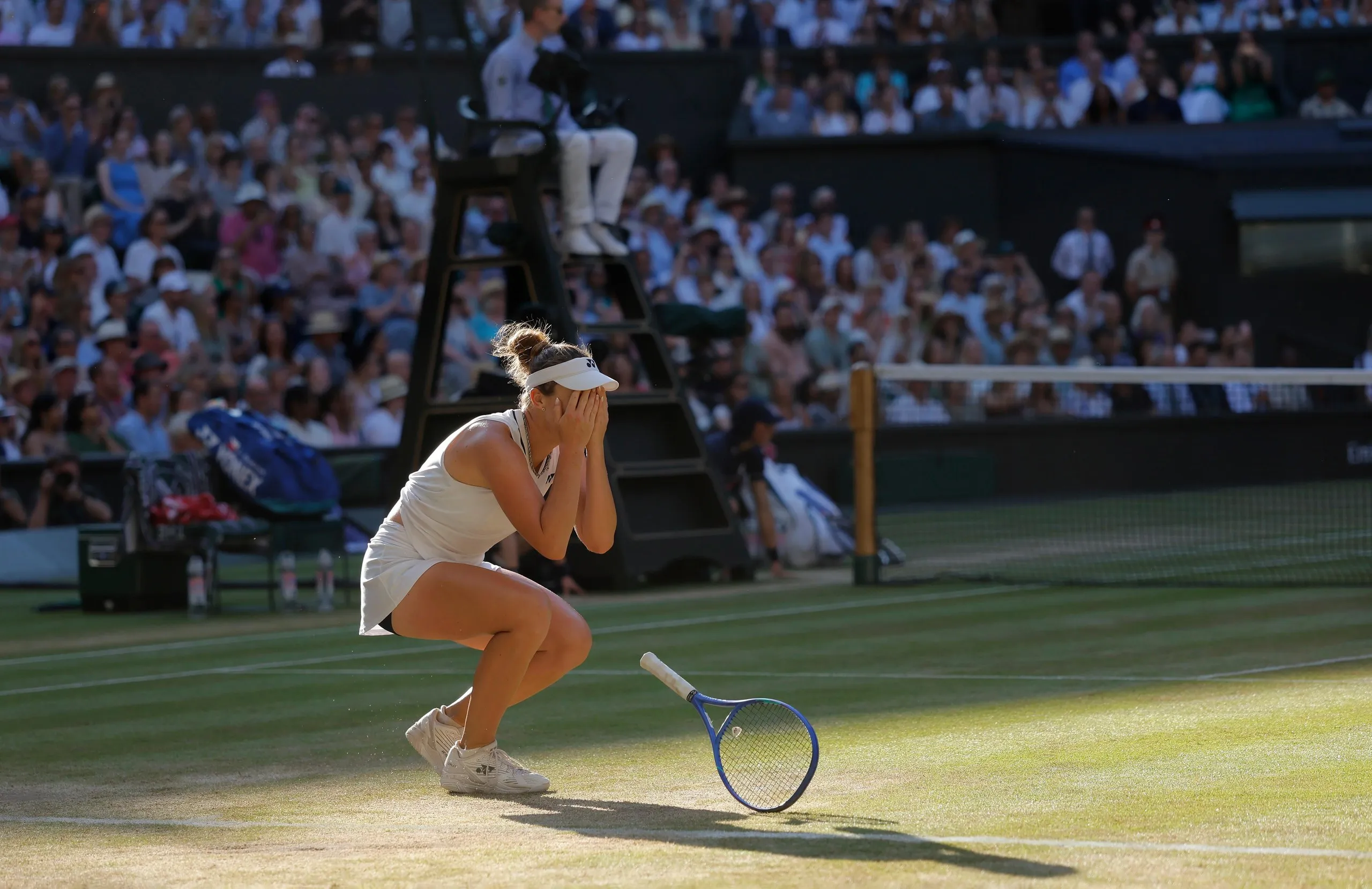 Linda Noskova reacts after winning the women’s singles final.