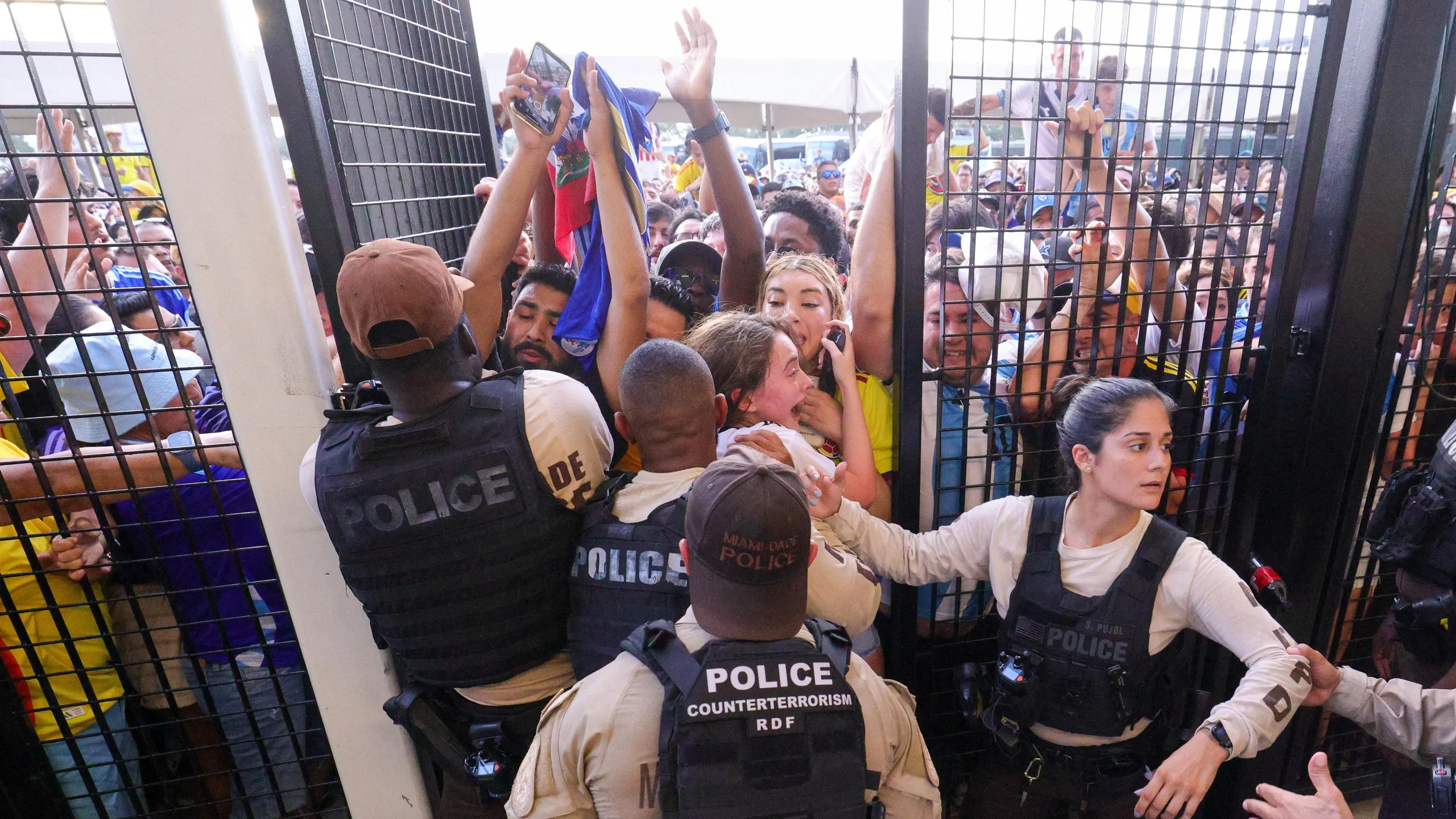 Copa América final marred by chaos outside stadium as fans break into venue – video