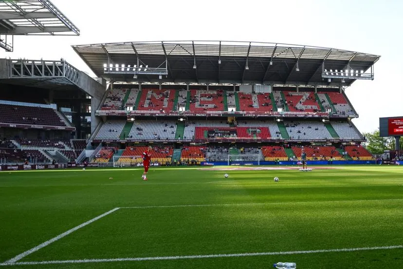 53242.jpg Mercato : premier contrat professionnel avec le FC Metz signé pour le Camerounais Bryan Song, fils de l'ancien Grenat Rigobert Song