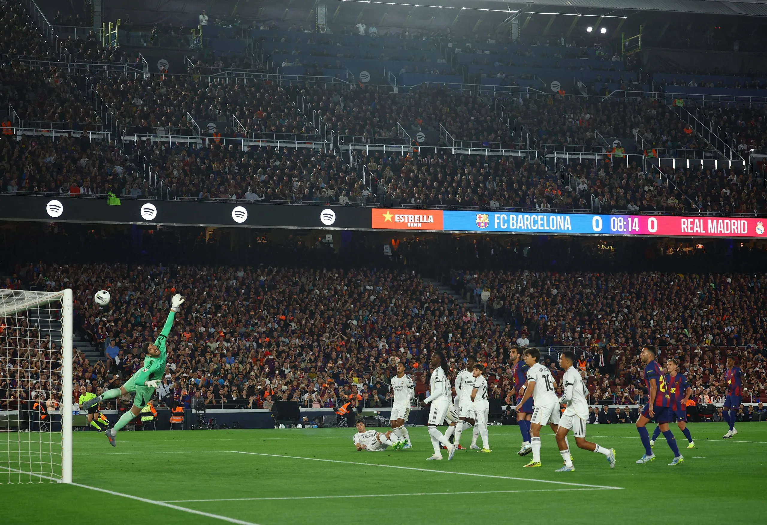 Marcus Rashford scores the opener to set Barcelona on their way to the title