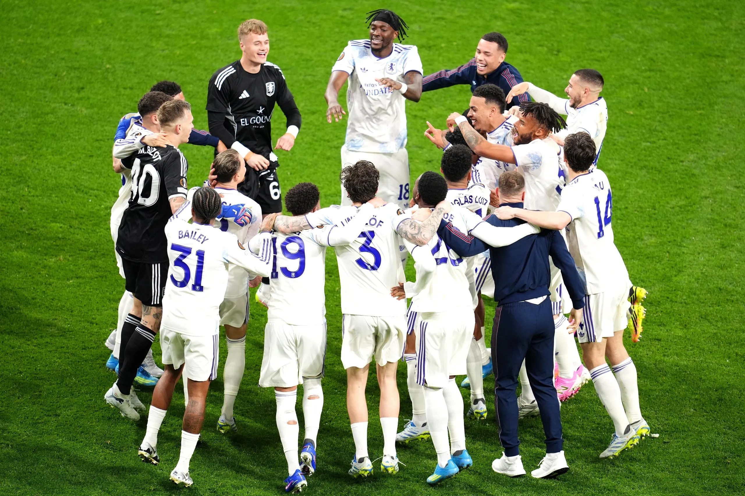 Aston Villa players celebrate after their win in the Europa League final soccer match between Freiburg and Aston Villa in Istanbul