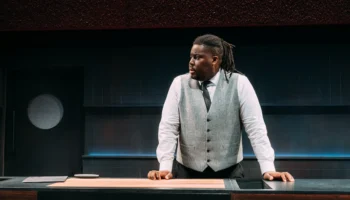 La critique de Dealer’s Choice : Hammed Animashaun, l&rsquo;atout d&rsquo;une œuvre inégale