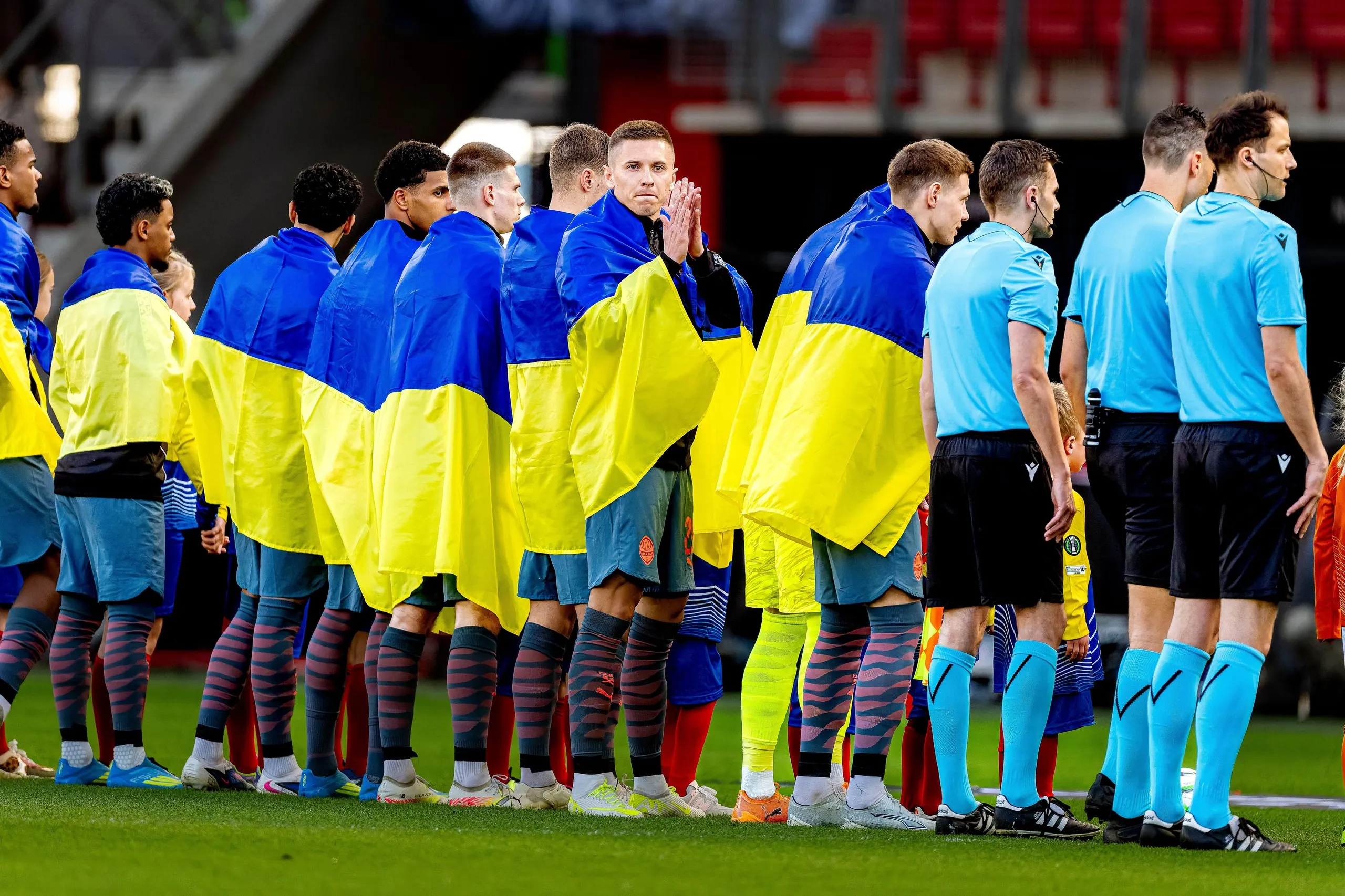 Shakhtar Donetsk players line up before the game in Alkmaar