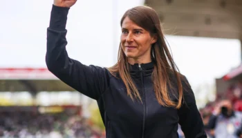 Marie-Louise Eta débute comme première entraîneuse de Bundesliga