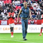 Hugo Ekitike assiste à un match de son ancien club après sa blessure