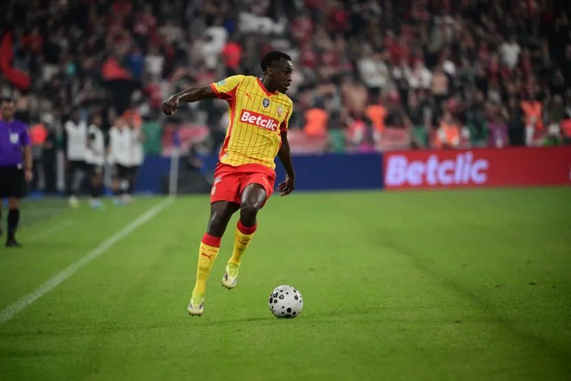 a9b2f.jpg Le Lensois Saud Abdulhamid victime d'un cambriolage, son arrivée en Arabie saoudite pour préparer la Coupe du monde retardée