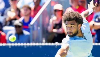 Arthur Fils remporte son retour à Montréal contre Zachary Svajda