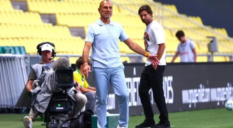 Nantes, dernier de Ligue 2, sous pression : l&rsquo;entraîneur Michel Der Zakarian en difficulté
