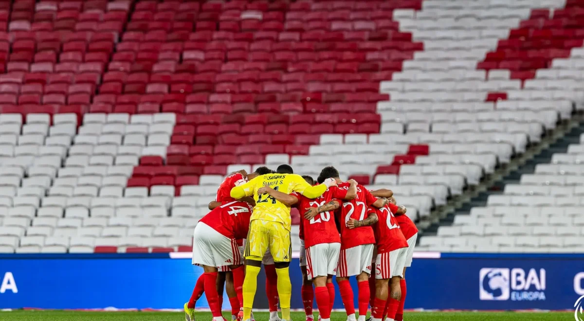 Benfica-jogadores3.jpg Benfica muito perto de fechar contratação de jovem avançado do Flamengo
