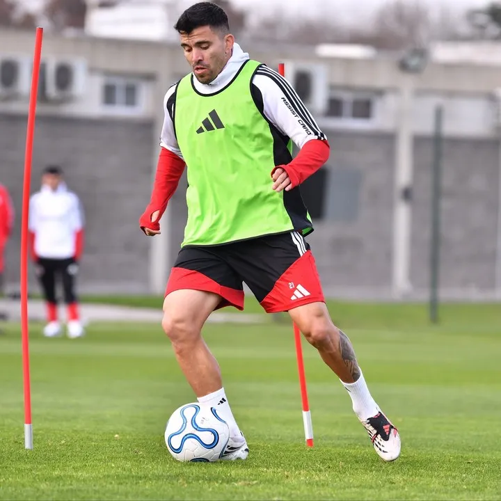 Acuña, otra fija en el 11 de Coudet porque Pancho Ortega no está inscripto en la Copa (Prensa River)