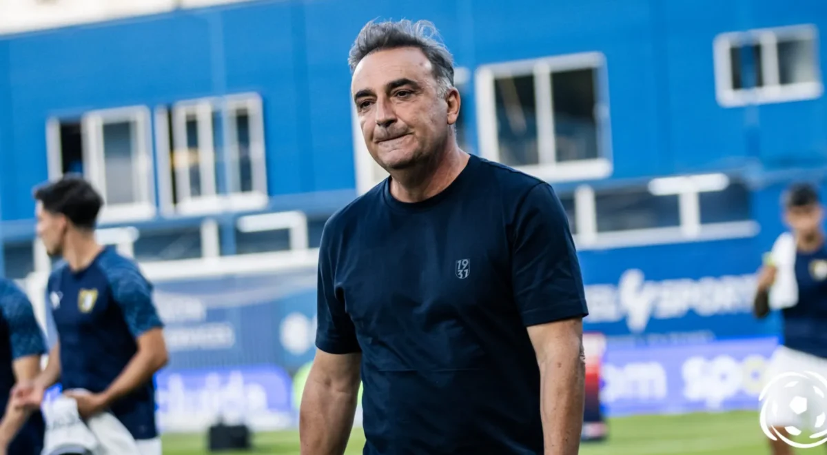 Carlos-Carvalhal-Famalicao.jpg Carlos Carvalhal: «Fiquei muito chateado com a equipa porque nós tínhamos falado durante a semana que era necessária essa agressividade»